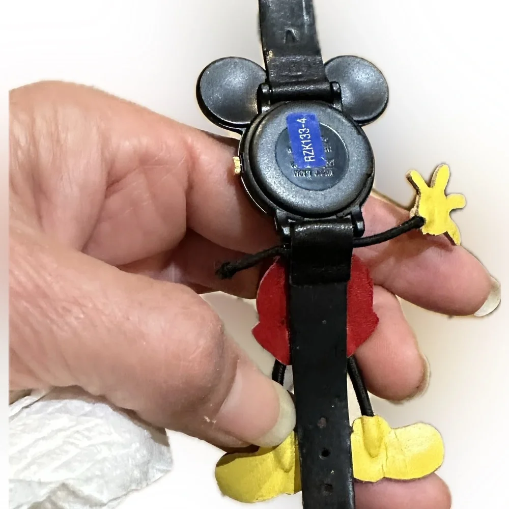 VTG 80’s LORUS RZK133-4 MICKEY MOUSE FULL BODY FLAWED WATCH DISNEY MISSING GLOVE